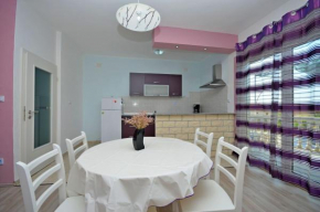 Komfortable, Modern Eingerichtete Wohnung